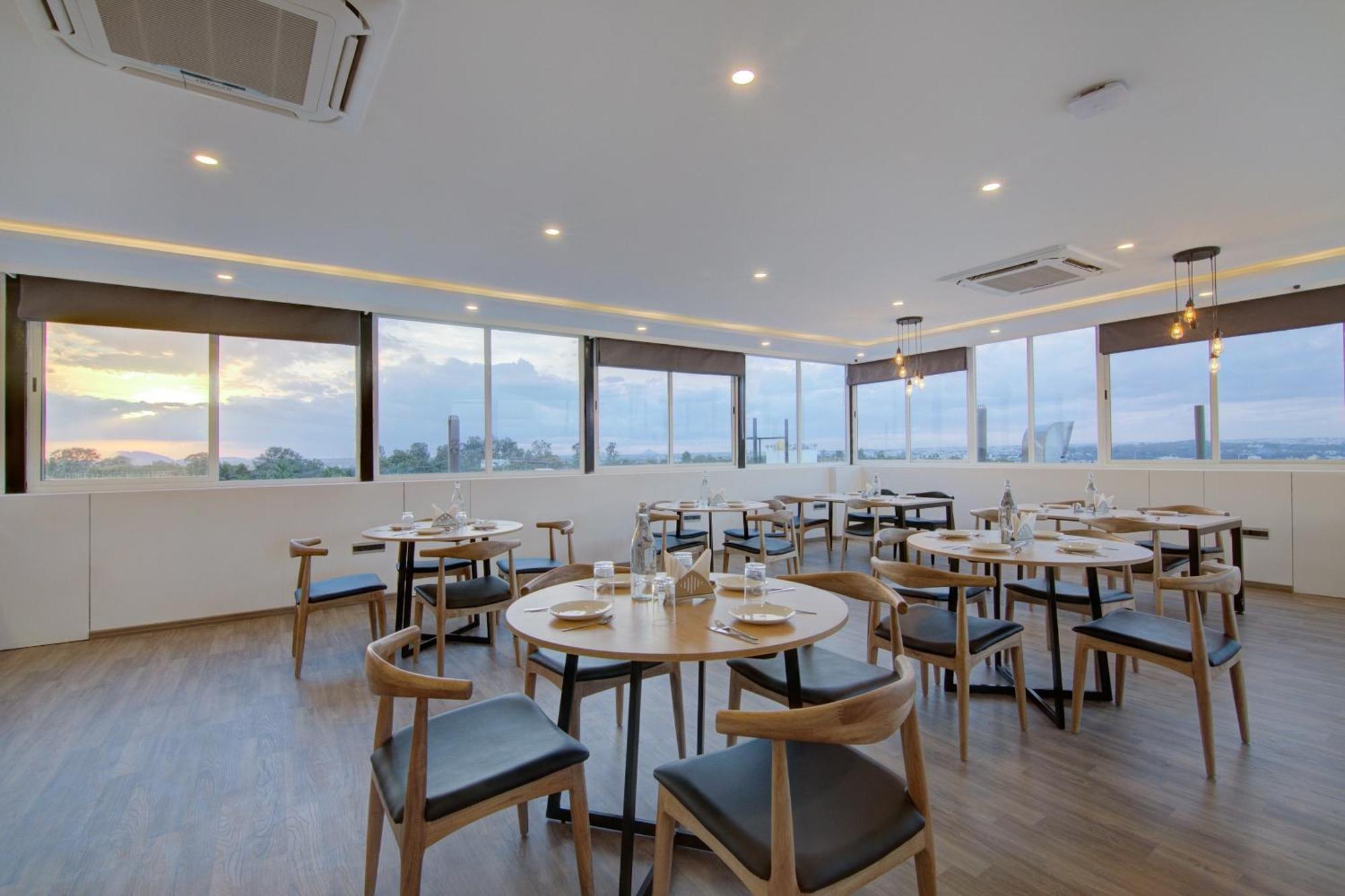 Super Townhouse Global Village Tech Park Near Kengeri Bus Terminal Metro Station Bengalúr Exteriér fotografie