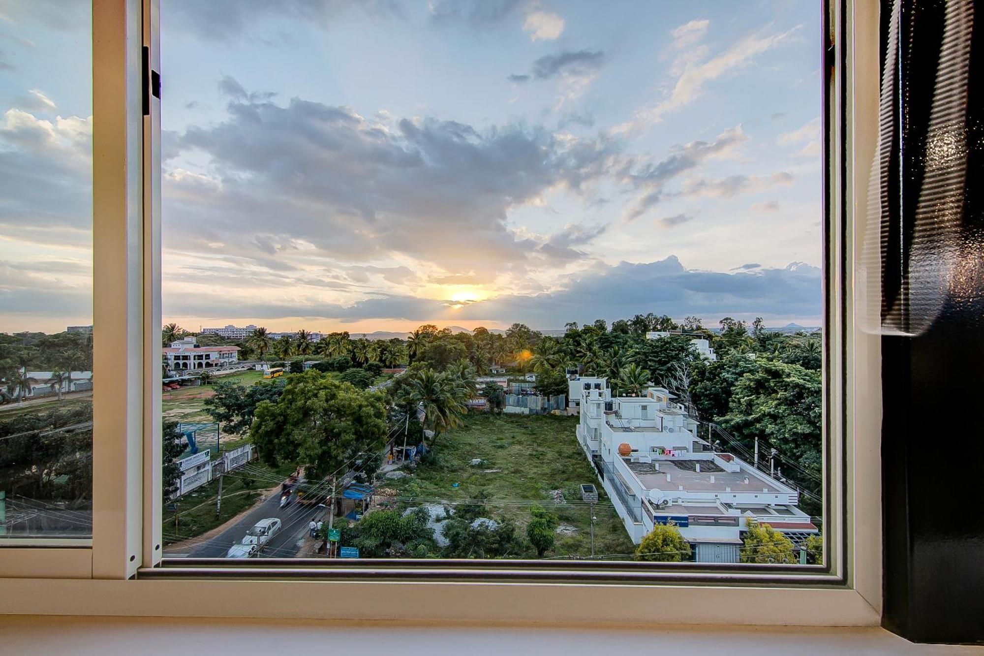 Super Townhouse Global Village Tech Park Near Kengeri Bus Terminal Metro Station Bengalúr Exteriér fotografie