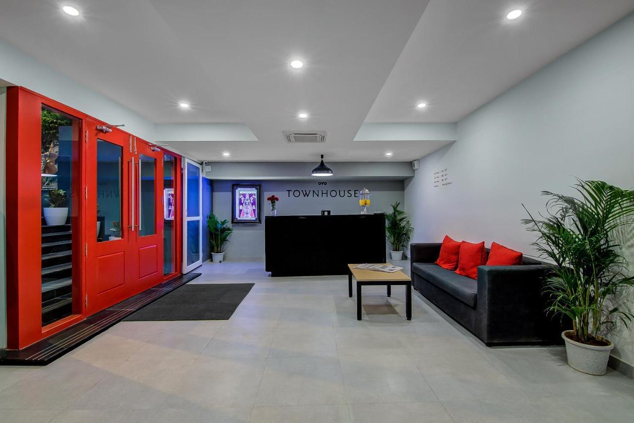 Super Townhouse Global Village Tech Park Near Kengeri Bus Terminal Metro Station Bengalúr Exteriér fotografie
